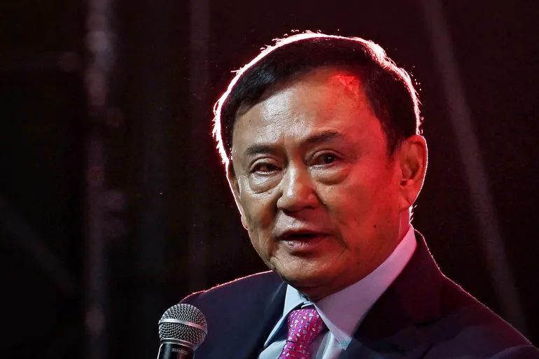 อดีตนายกรัฐมนตรีไทยทักษิณอาจถูกจำคุก 15 ปีในคดีหมิ่นพระบรมเดชานุภาพ